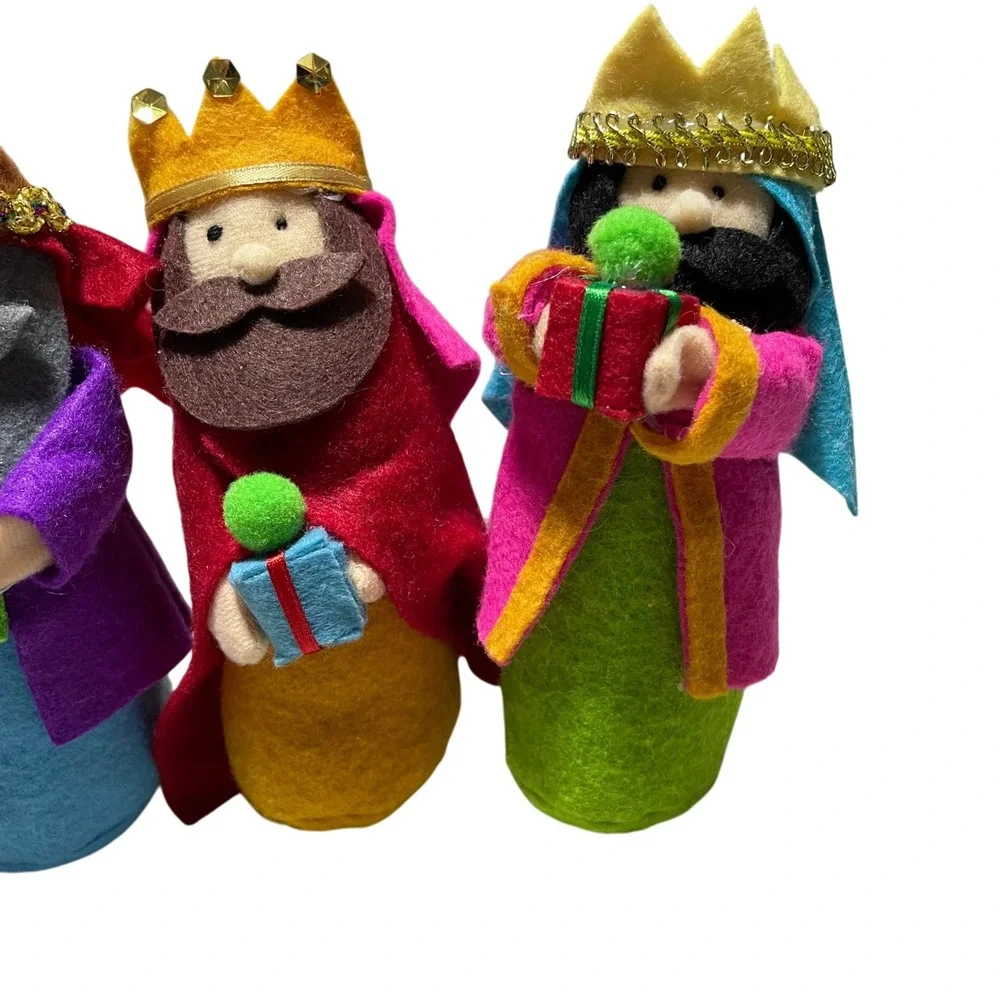 We Three Kings Felt Figures 5 1/2 inches‎ Tall (one King's present unglued)